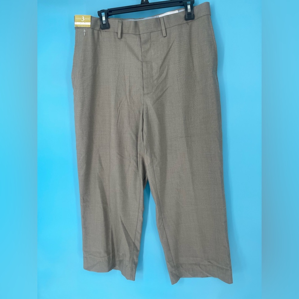Men's Flat Front Haggar 38x25 color 140 oatmeal